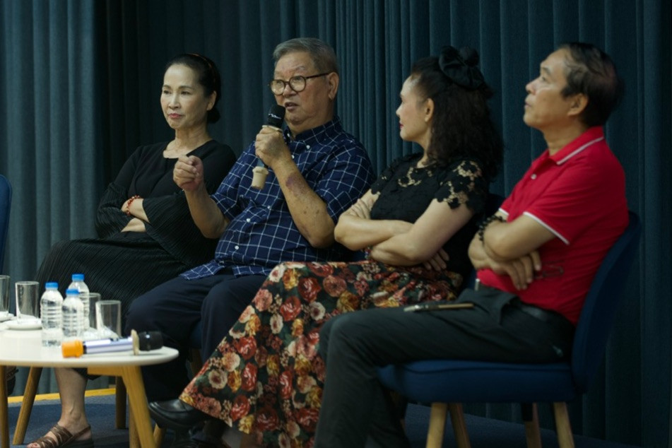 Nhà quay phim, NSND Nguyễn Hữu Tuấn chia sẻ về quá trình sản xuất phim nhựa.