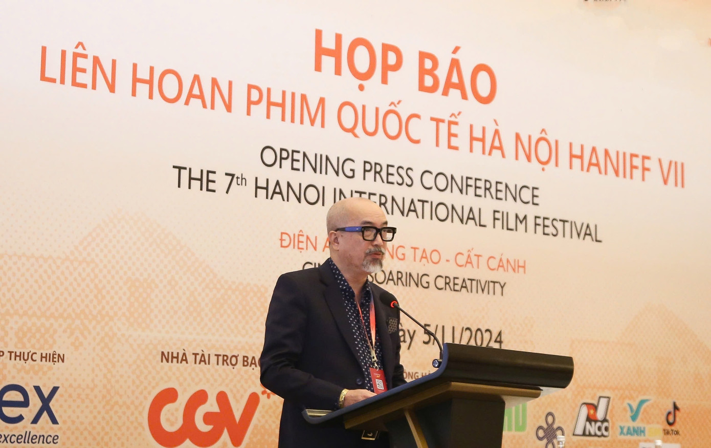 Ông Vi Kiến Thành - Cục trưởng Cục Điện ảnh chia sẻ về việc mời dàn sao quốc tế tham dự liên hoan phim. Ảnh: Anh Vũ. Ông Vi Kiến Thành - Cục trưởng Cục Điện ảnh chia sẻ về việc mời dàn sao quốc tế tham dự liên hoan phim. Ảnh: Anh Vũ.