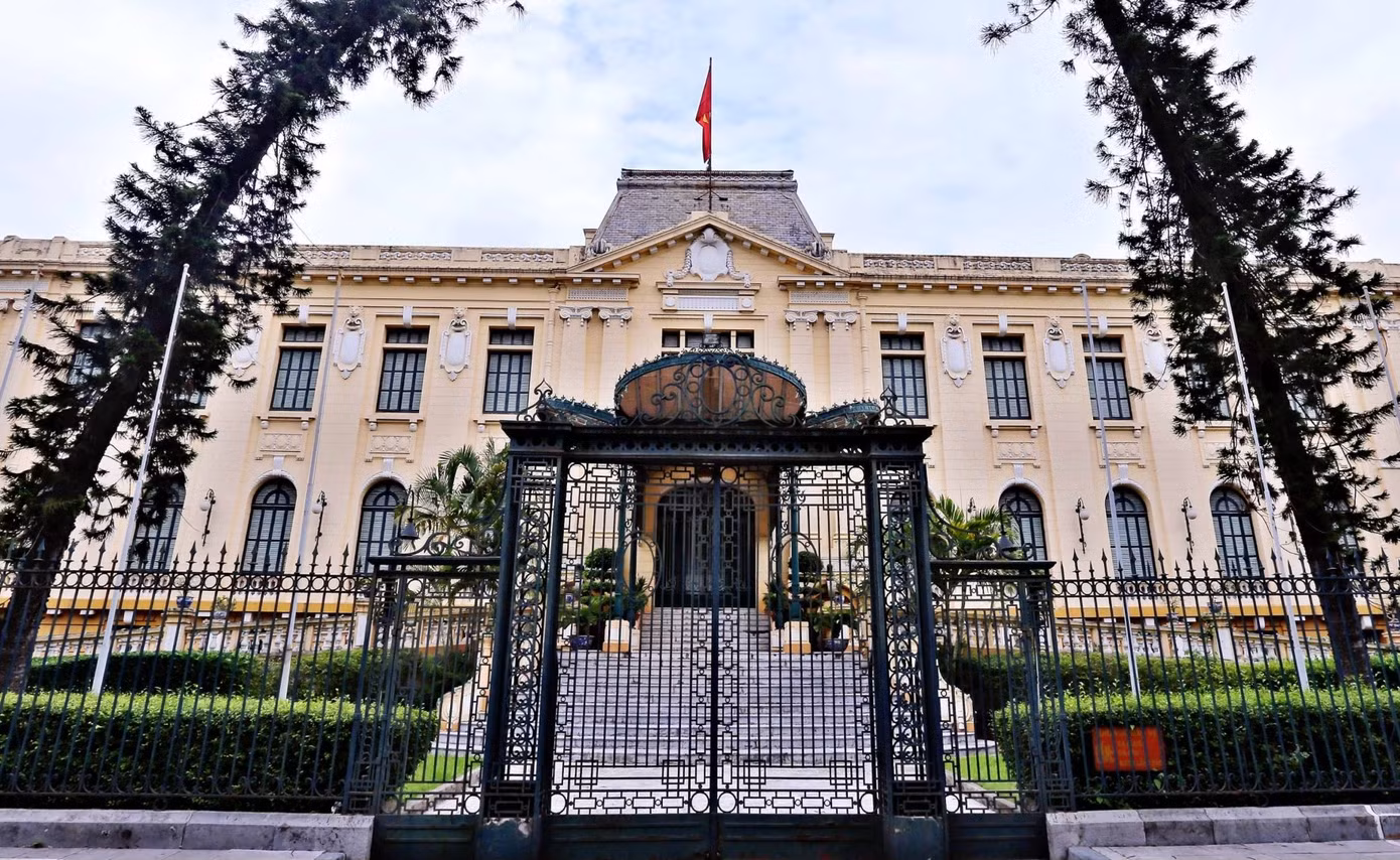 Cung Thiếu nhi Hà Nội, Bắc Bộ Phủ và Bảo tàng Lịch sử Quốc gia trở thành không gian nghệ thuật sắp đặt đặc biệt.
