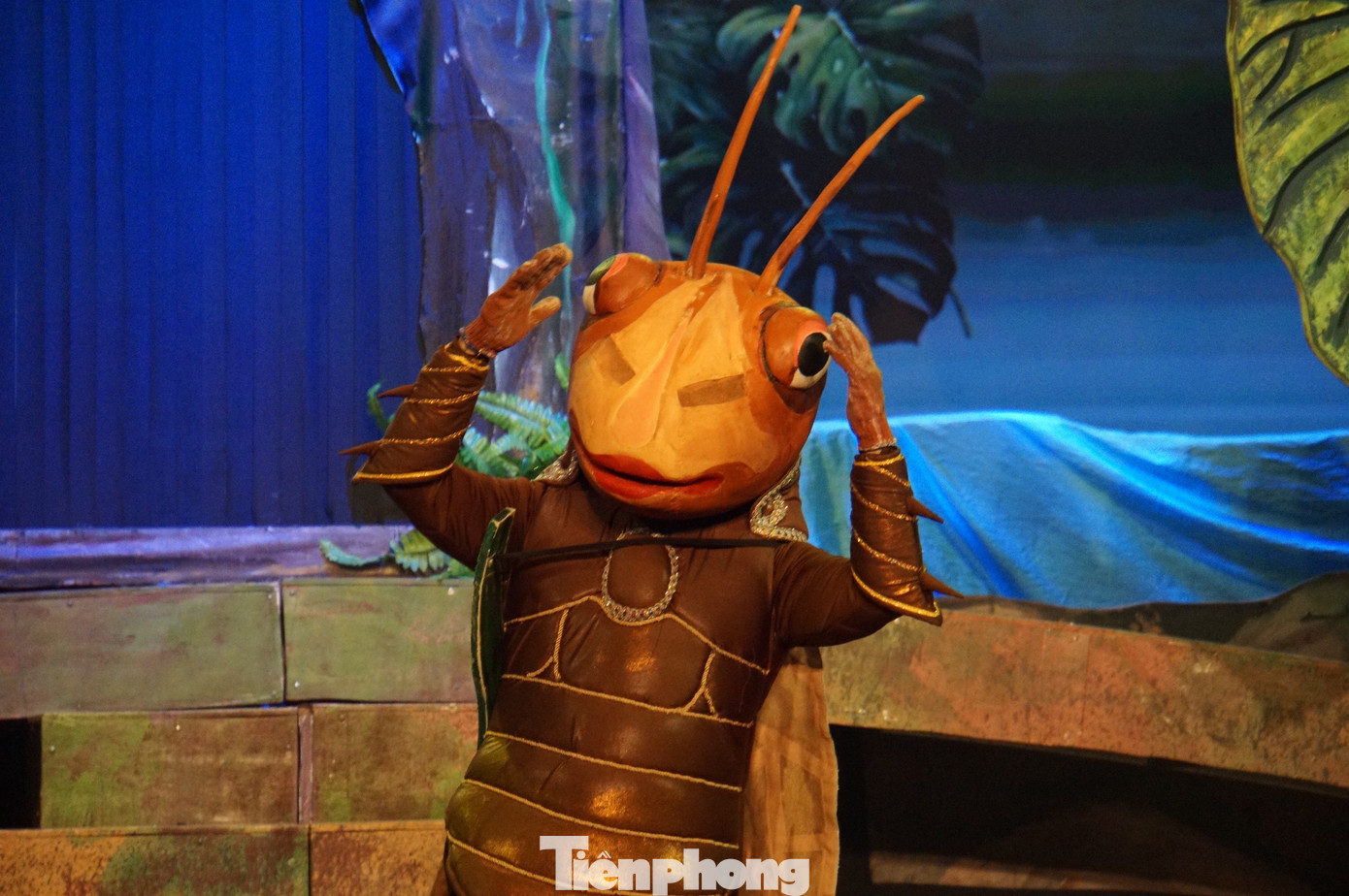 Vở rối Dế Mèn phiêu lưu kýmở màn Liên hoan Nghệ thuật sân khấu cho thiếu niên, nhi đồng lần thứ nhất năm 2024.