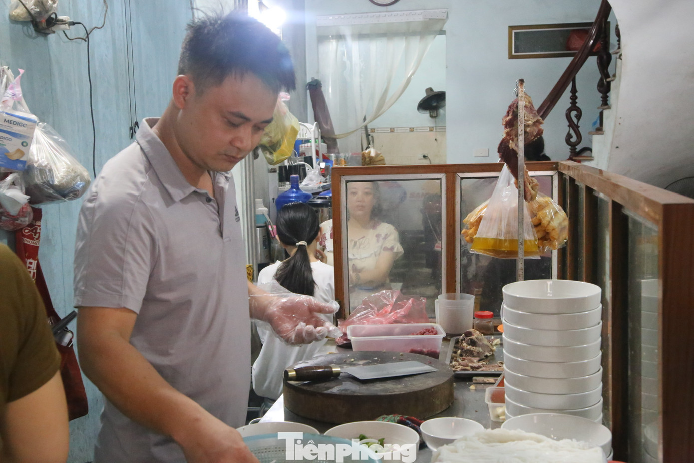 Phần lớn các cửa hàng Phở tại Nam Định chỉ chuyên bán phở bò và thường không bán thêm các món ăn khác. Tại đây, phổ biến nhất là phở bò tái chín, phở bò tái lăn, phở áp chảo, phở bò sốt vang… Trong đó, món phở bò truyền thống tại Nam Định là phở bò tái chín. Chủ quán phở Cồ Hiệp (TP. Nam Định) cho rằng có thể dễ dàng nhận ra sự khác biệt của phở Nam Định. Phở Nam Định luôn đậm đà, không có mùi gây thịt bò và dậy mùi nước mắm. Ở Nam Định bí quyết nấu nước phở gia truyền luôn góp phần tạo nên hương và vị đặc trưng.