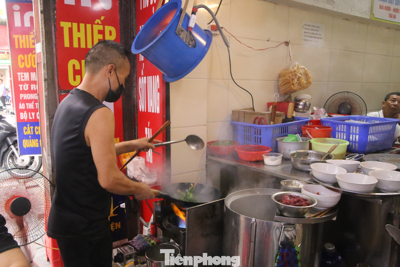 Để tiếp tục quảng bá thương hiệu phở Nam Định vươn xa, nâng cao nhận thức về tầm quan trọng của việc bảo vệ các giá trị tinh thần và ý nghĩa của phở Nam Định, Sở Văn hóa, Thể thao và Du lịch tham mưu lãnh đạo UBND tỉnh Nam Định sớm gửi văn bản đề nghị Bộ Văn hóa, Thể thao và Du lịch xem xét báo cáo Thủ tướng Chính phủ cho phép tỉnh Nam Định phối hợp xây dựng hồ sơ trình UNESCO ghi danh phở là di sản văn hóa phi vật thể đại diện của nhân loại trong thời gian tới.