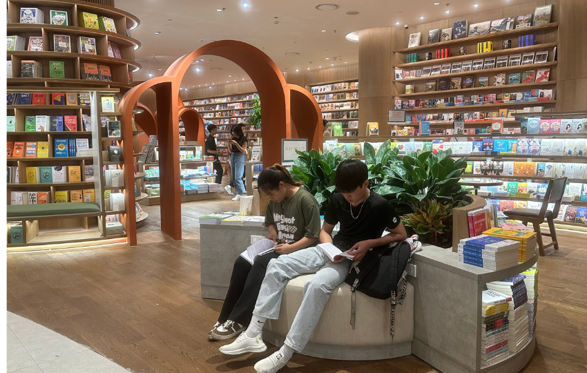 Nhã Nam cần tiếp tục đưa ra cách giải quyết thực chất mà không chỉ đưa thông tin lên truyền thông hòng dập tắt dư luận. Nhã Nam cần tiếp tục đưa ra cách giải quyết thực chất mà không chỉ đưa thông tin lên truyền thông hòng dập tắt dư luận.