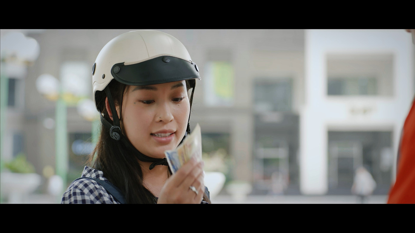 Trong phim Diễm Hằng vào vai Yên - cô gái cá tính, độc đoán, luôn bắt chồng theo ý mình.