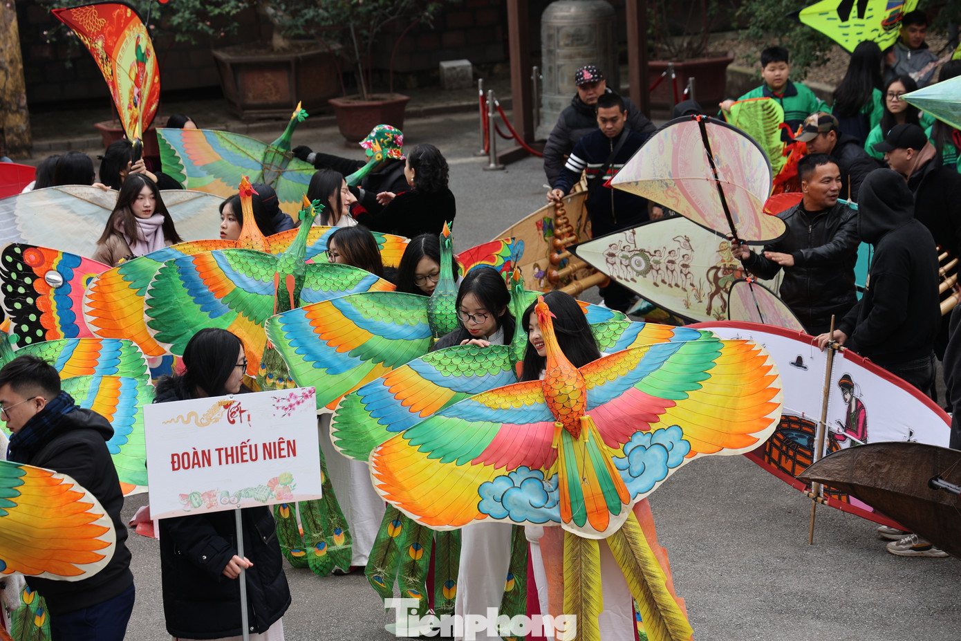 "Đoàn rước của chúng tôi đến từ nhiều câu lạc bộ và gồm 3 niên đại diều cách nhau hàng trăm năm tuổi. Thông qua lễ rước, chúng tôi muốn gửi đến mọi người hình ảnh đẹp của những cánh diều, sáo và thú chơi diều xưa”, ông Điệp nêu.