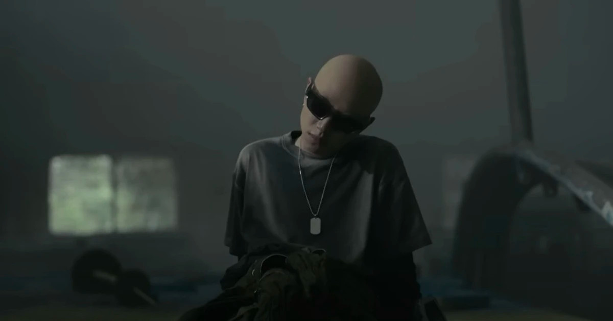 Double2T - quán quân Rap Việt mùa 3 cố gắng thay đổi hình tượng sau chương trình nhưng không thành công.