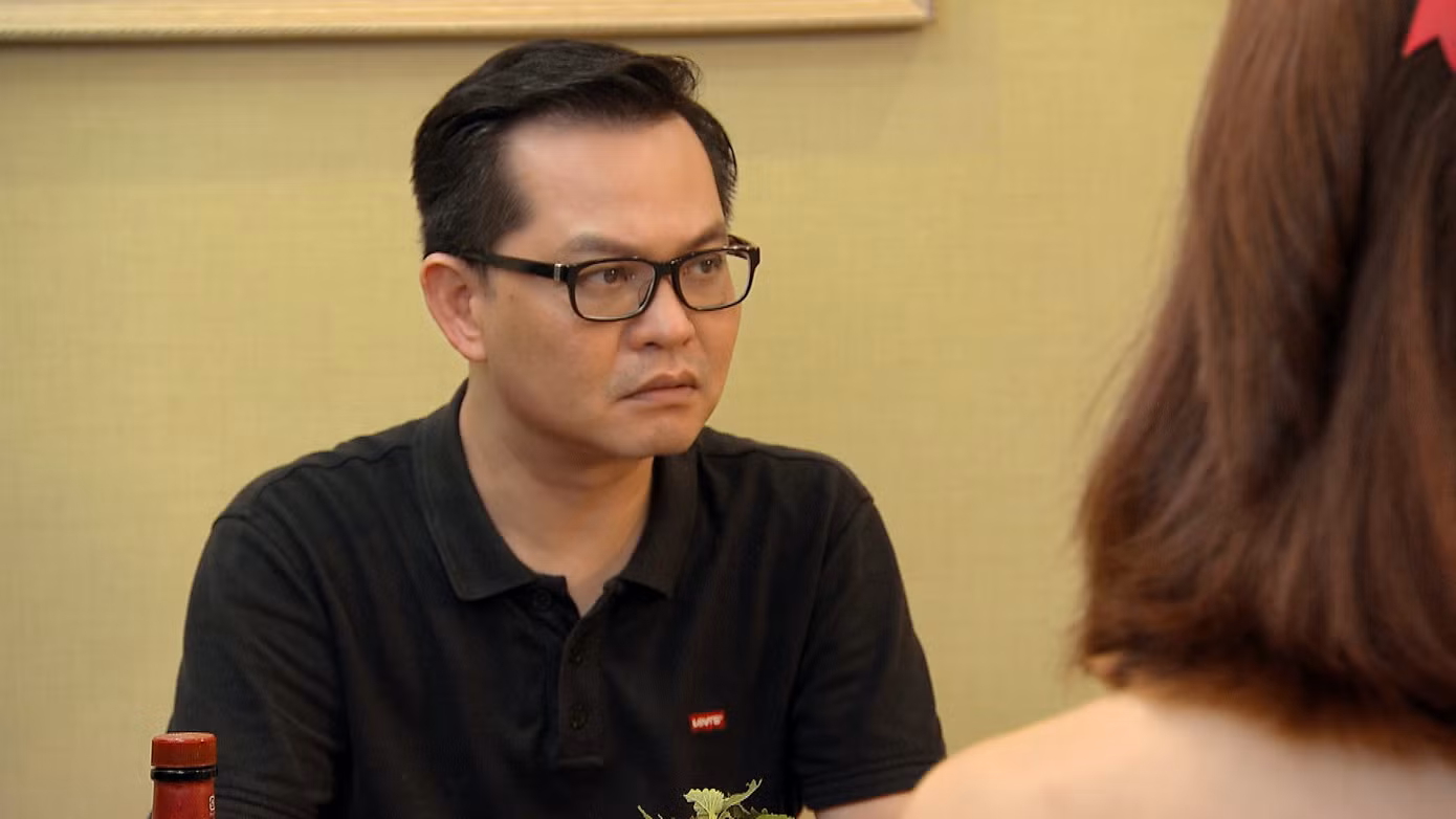 NSND Trung Hiếu là giám đốc Nhà hát Kịch Hà Nội. Với sân khấu kịch, anh được đánh giá cao với vai Phó giám đốc Chính trong vở Tôi và chúng ta, Thiện Thiêm trong Ngôi sao lạc trời, Tống Thoại trong Cát bụi, Năm Sài Gòn trong Bỉ vỏ... Trên truyền hình, anh được khán giả nhớ đến với các vai diễn trong phim Một giờ làm quan, Đường đời... Bên cạnh đó, anh được yêu mến qua nhiều bộ phim hài Tết.
