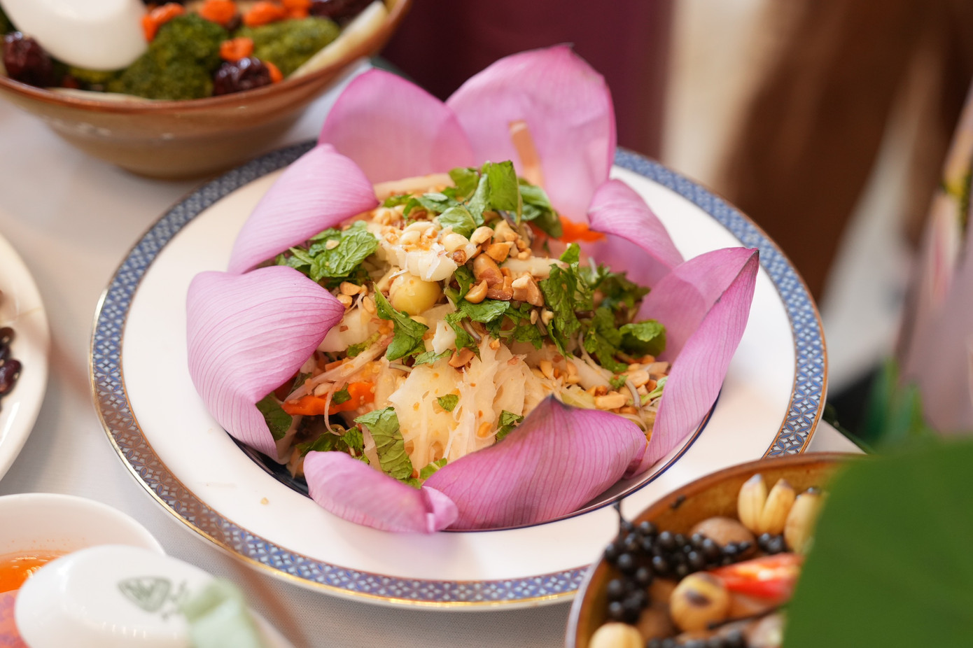 Các sản phẩm từ sen mang lại giá trị kinh tế cao.