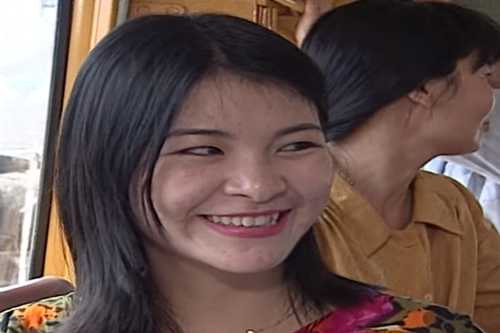 Vai Mây trong Sóng ở đáy sông là bước đệm để NSƯT Kinh Oanh có sự nghiệp như hiện nay. Vai Mây trong Sóng ở đáy sông là bước đệm để NSƯT Kinh Oanh có sự nghiệp như hiện nay.