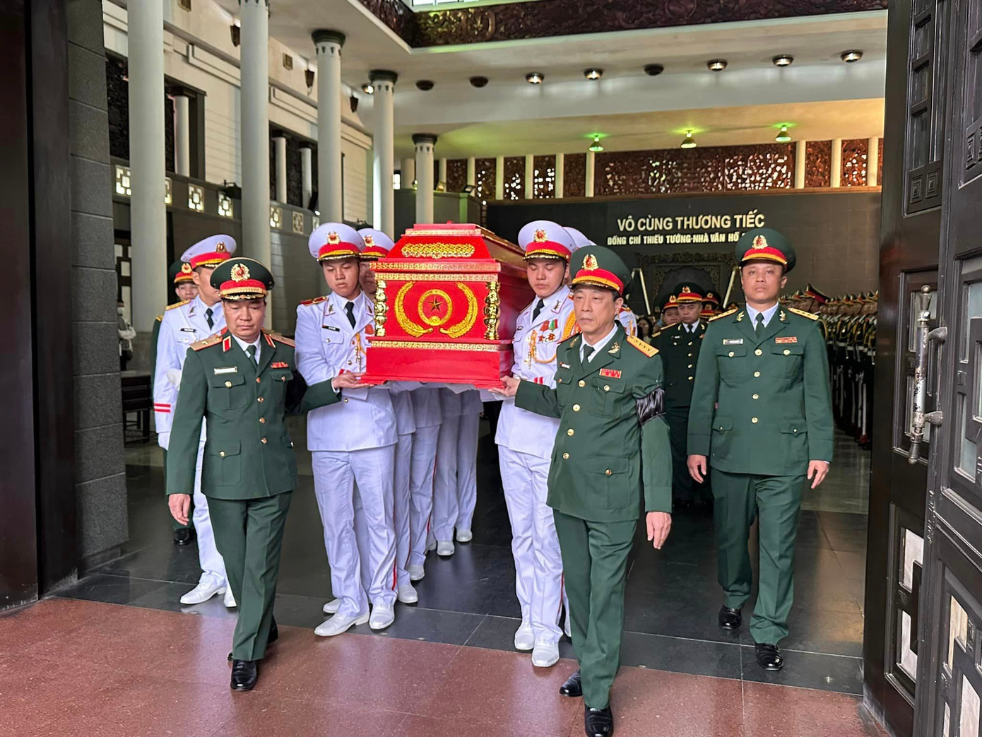 Thiếu tướng, nhà văn Hồ Phương được an táng tại công viên nghĩa trang Thiên Đức (xã Bảo Thanh, Trung Giáp, Phù Ninh, Phú Thọ).