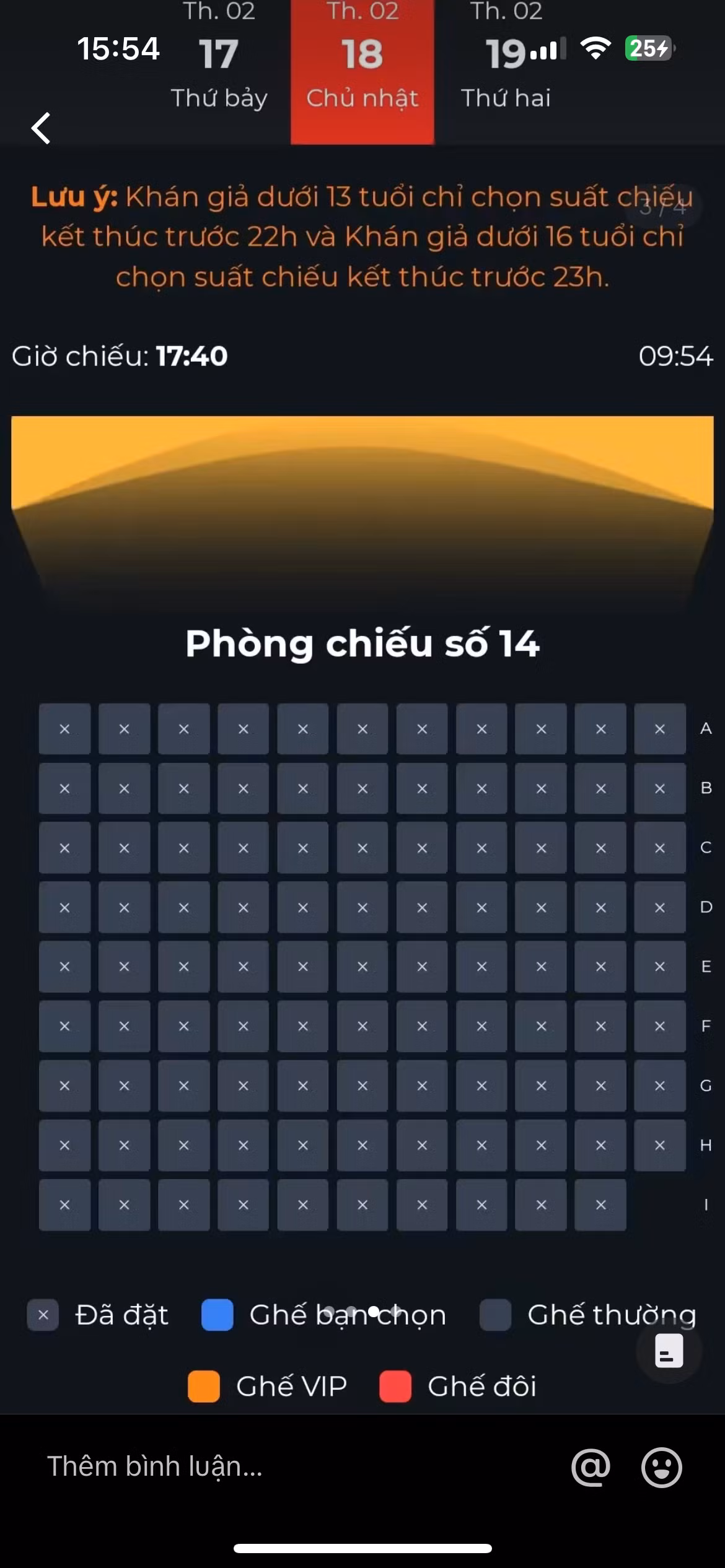 Nhiều suất chiếu của Đào, phở và piano kín chỗ, khán giả rất khó khăn để giành được vé xem phim này. Nhiều suất chiếu của Đào, phở và piano kín chỗ, khán giả rất khó khăn để giành được vé xem phim này.
