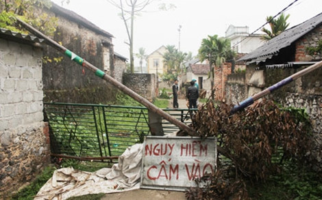 Chuyện kỳ lạ ở ngôi làng liên tục xuất hiện 'hố tử thần' ảnh 1