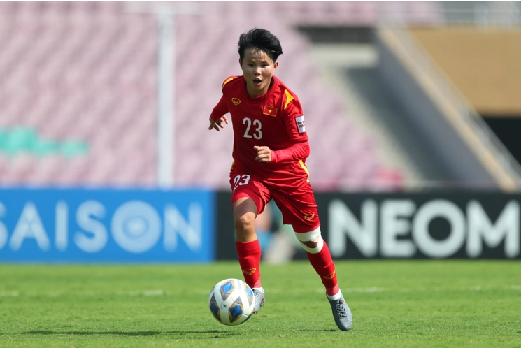 2. Tiền vệ Nguyễn Thị Bích Thùy FIFA nói về đóng góp quan trọng của Bích Thùy: "Bích Thùy đã đóng góp một trong những bàn thắng quan trọng nhất trong lịch sử bóng đá Việt Nam với pha lập công vào lưới Đài Bắc Trung Hoa, giúp Việt Nam giành quyền tham dự World Cup lần đầu tiên. Sự nỗ lực đó cho thấy phẩm chất ấn tượng của tiền vệ này với một đường cắt ngang trước khi dứt điểm mạnh mẽ đem về bàn thắng cho đội nhà”.
