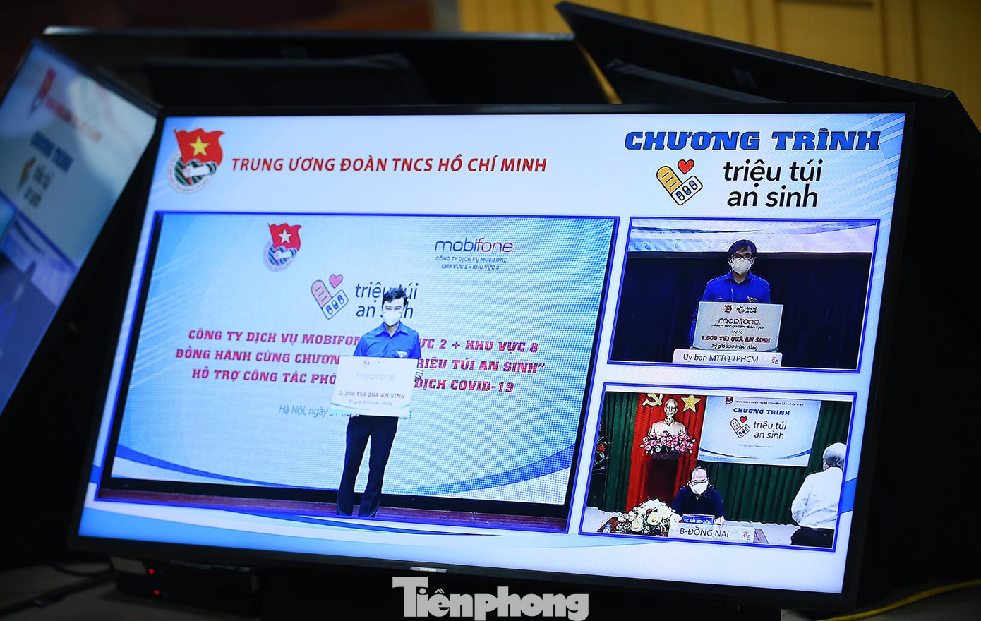 T.Ư Đoàn đã trao ủng hộ túi quà an sinh tới TPHCM và Đồng Nai, thông qua sự tiếp nhận của Ủy ban Mặt trận Tổ quốc và tổ chức Đoàn địa phương. Ảnh: Xuân Tùng
