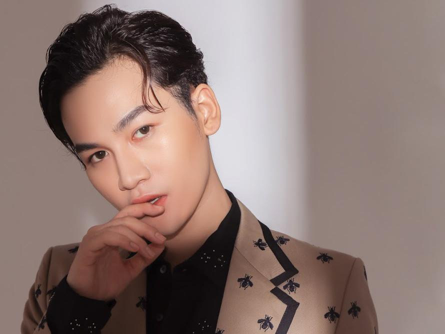 Ca sĩ Ali Hoàng Dương tin rằng "Chúng ta có thể “xa mặt nhưng không hề cách lòng" Ca sĩ Ali Hoàng Dương tin rằng "Chúng ta có thể “xa mặt nhưng không hề cách lòng"