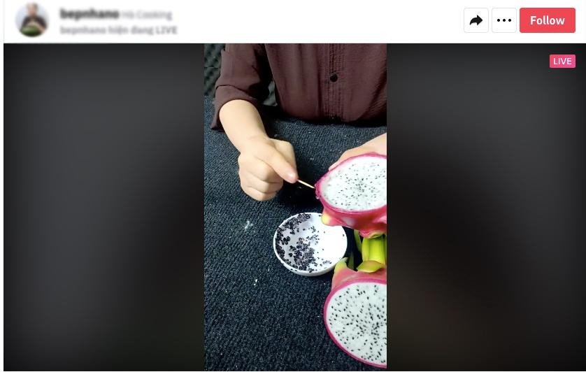 Có tài khoản livestream đếm hạt thanh long. Ảnh chụp màn hình. Có tài khoản livestream đếm hạt thanh long. Ảnh chụp màn hình.