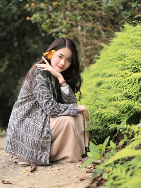 Trịnh Thu Phương (ngành Luật thương mại quốc tế) cựu Phó ban nội dung Câu lạc bộ trọng tài thương mại quốc tế IAC. Cô chia sẻ kỷ niệm về những tháng ngày đầy ắp tiếng cười cùng các bạn học; những ngày ôn thi vấn đáp đến "trầm cảm" rồi cả sự tận tình của các thầy cô.... Những kiến thức và kỹ năng được học sẽ là hành trang quý báu trên chặng đường dài phía trước.