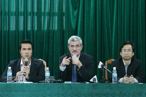 HLV Calisto trong buổi họp báo công bố chính thức chia tay VFF