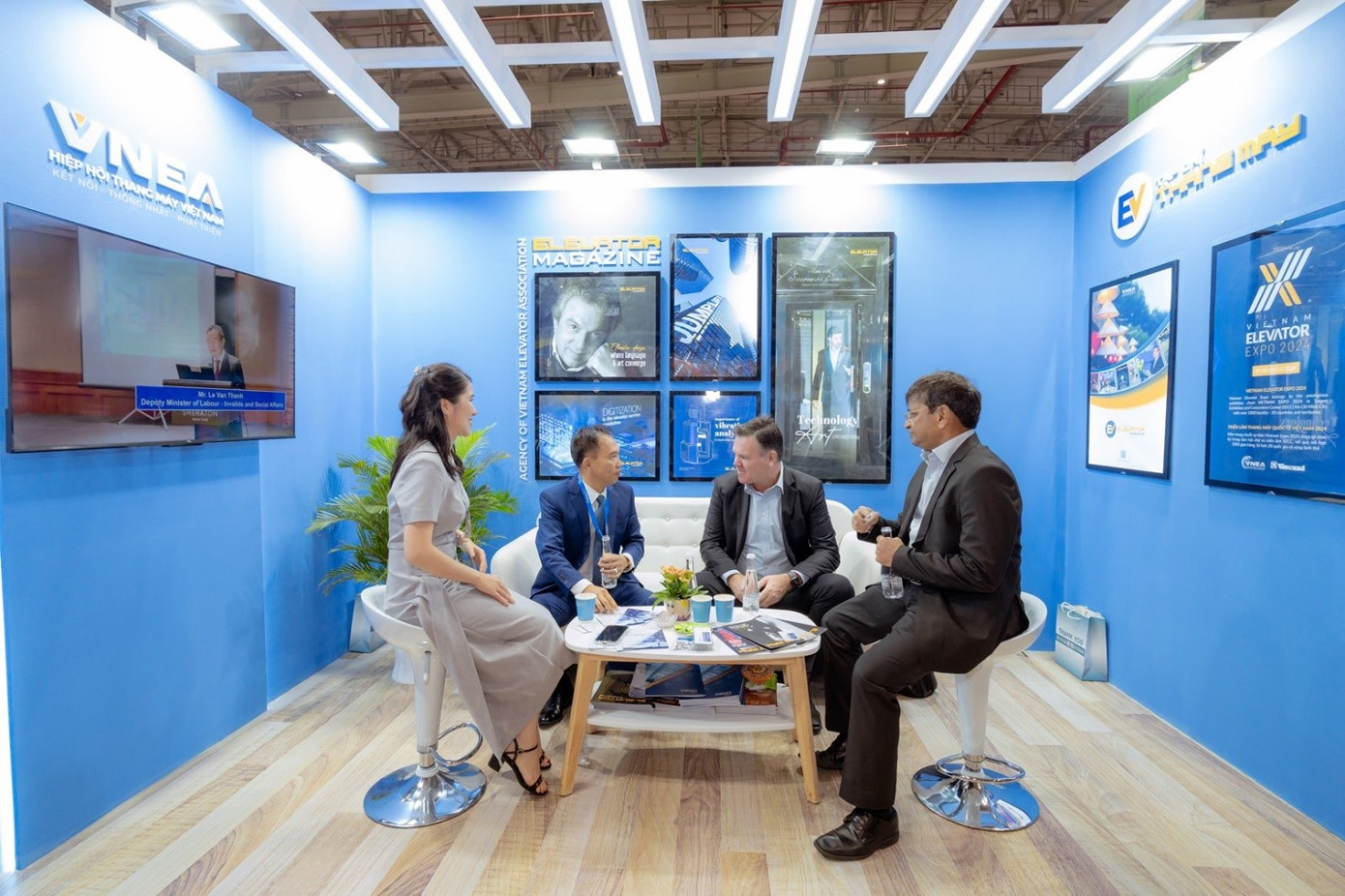 Chương trình Bizlink 1:1 là các buổi trao đổi theo mô hình làm việc 1-1, kết nối cung – cầu giữa doanh nghiệp và doanh nghiệp. Chương trình này sẽ diễn ra xuyên suốt Triển lãm Vietnam Elevator Expo. Chương trình Bizlink 1:1 là các buổi trao đổi theo mô hình làm việc 1-1, kết nối cung – cầu giữa doanh nghiệp và doanh nghiệp. Chương trình này sẽ diễn ra xuyên suốt Triển lãm Vietnam Elevator Expo.