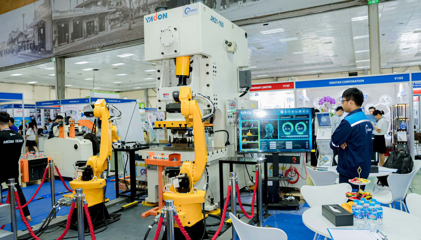 Robot công nghiệp Estun của công ty Automech gây ấn tượng với công nghệ điều khiển hiện đại Robot công nghiệp Estun của công ty Automech gây ấn tượng với công nghệ điều khiển hiện đại