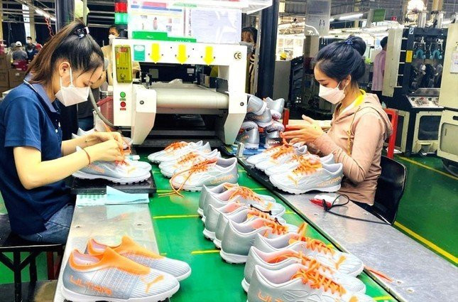 Ngành da giày cũng phải đối mặt nhiều thách thức mới trong quá trình 'Xanh hoá'