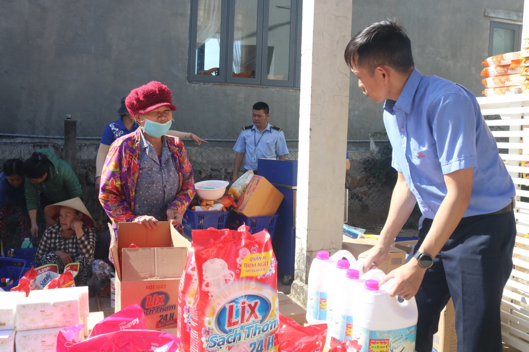 Các phiên chợ đưa hàng Việt về nông thôn đã giúp doanh nghiệp tiếp cận khách hàng, tăng độ uy tín, mở rộng thị phần