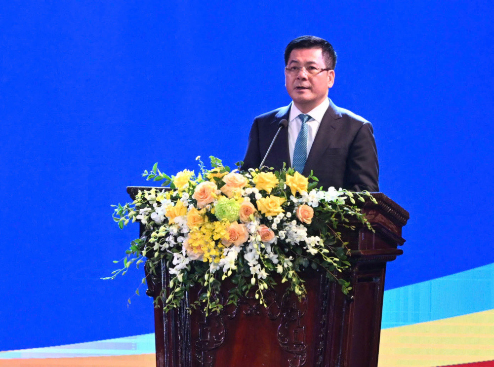 Bộ trưởng Bộ Công Thương Nguyễn Hồng Diên phát biểu khai mạc Chương trình Bộ trưởng Bộ Công Thương Nguyễn Hồng Diên phát biểu khai mạc Chương trình