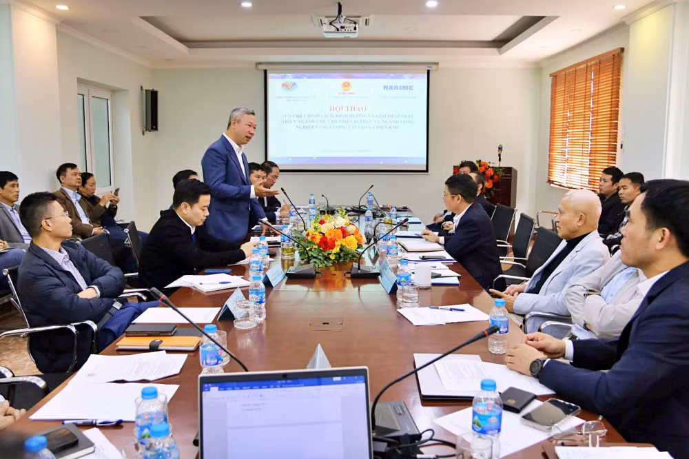 Cục trưởng Cục Công nghiệp Phạm Nguyên Hùng phát biểu tại hội thảo Cục trưởng Cục Công nghiệp Phạm Nguyên Hùng phát biểu tại hội thảo