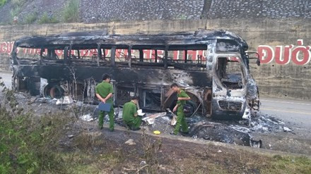 BẢN TIN ATGT: Hai xe máy đấu đầu, 3 thanh niên tử vong ảnh 4