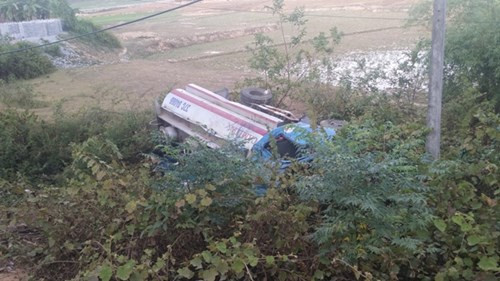 BẢN TIN ATGT: Hai xe máy đấu đầu, 3 thanh niên tử vong ảnh 3