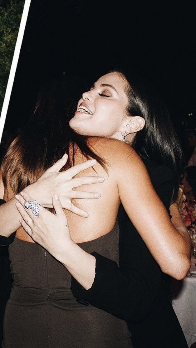 Cái ôm xóa tan mọi hiềm khích trong "truyền thuyết". Cái ôm xóa tan mọi hiềm khích trong "truyền thuyết".