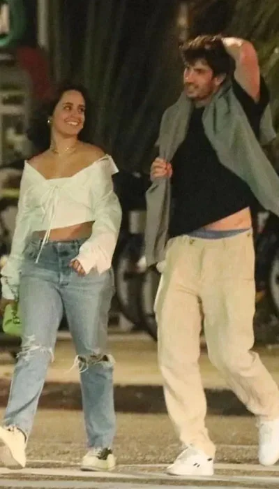 Bức ảnh làm dấy lên tin đồn hẹn hò của Camila và bạn trai CEO. Bức ảnh làm dấy lên tin đồn hẹn hò của Camila và bạn trai CEO.