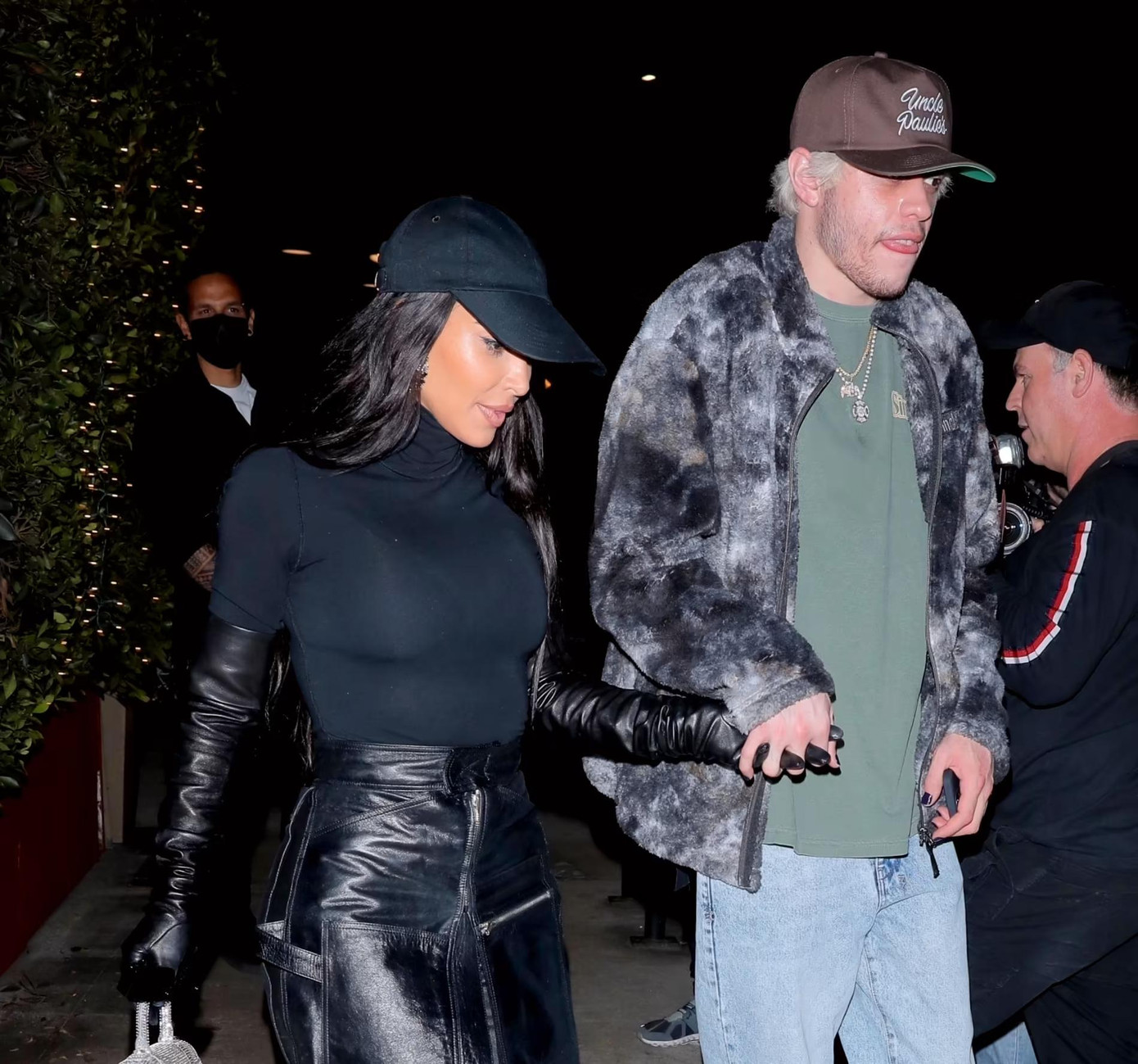 Thời gian gần đây, Kim tiếp tục thúc đẩy tòa án giải quyết đơn ly hôn vì không chịu được những áp lực từ hành vi lạm dụng tinh thần của Kanye West.