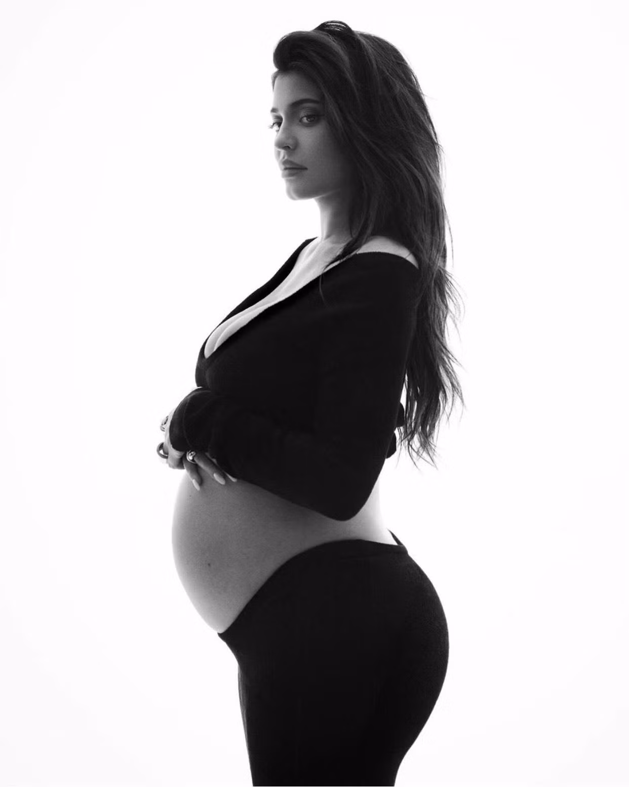 Tuy nhiên, sau thảm kịch ở Astroworld vào tháng 11 năm ngoái, Kylie Jenner cũng ít đăng ảnh lên trang cá nhân hơn trước. Tuy nhiên, sau thảm kịch ở Astroworld vào tháng 11 năm ngoái, Kylie Jenner cũng ít đăng ảnh lên trang cá nhân hơn trước.