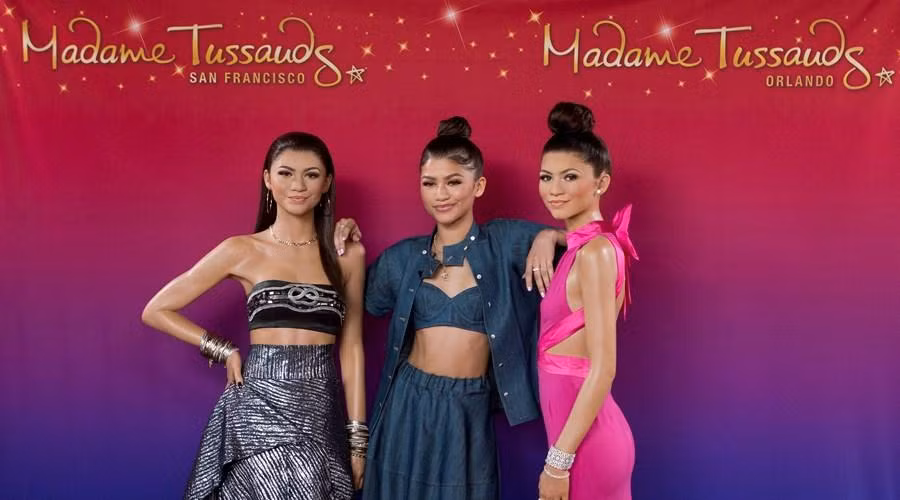 Zendaya hội ngộ cùng "hội chị em" phiên bản 2.0 của mình tại bảo tàng Madame Tussauds San Fancisco.