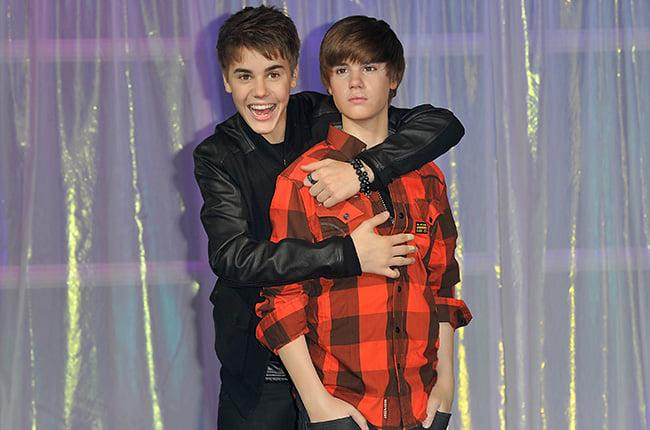 Hoàng tử nhạc Pop Justin Bieber không giấu nổi sự hào hứng với bức tượng sáp đầu tiên của chính mình.