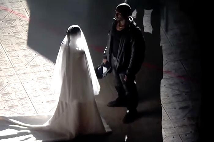 Màn &quot;cưới lại&quot; của Kim Kardashian và Ye khiến cư dân mạng dậy sóng.