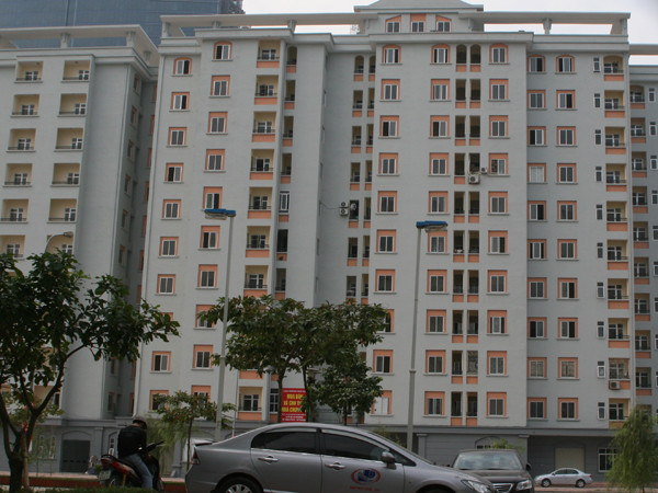 Người dân phải sống trong cảnh không điện, không nước tại tòa nhà B6, khu Nam Trung Yên 