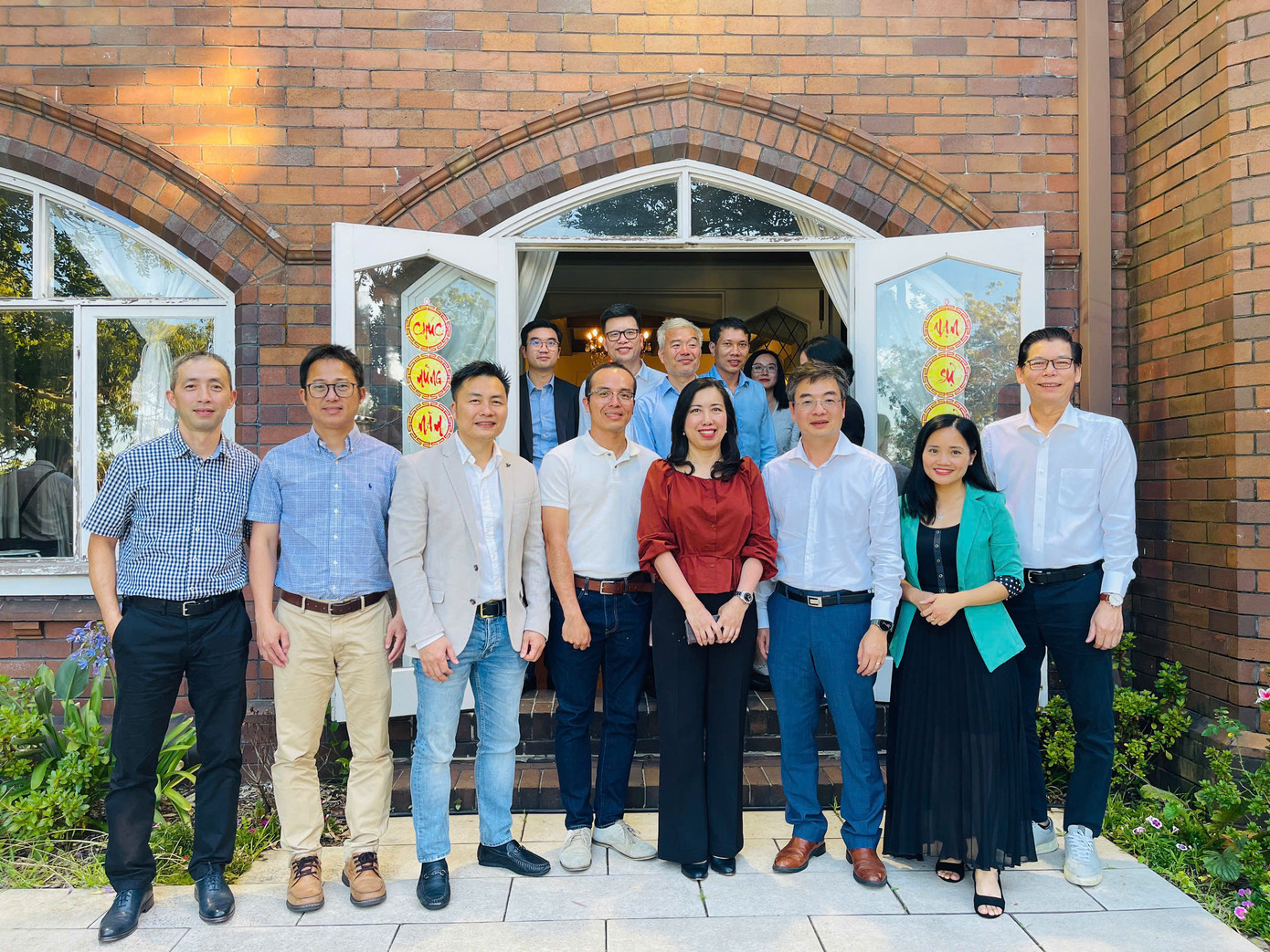 Thứ trưởng Lê Thị Thu Hằng gặp gỡ đại diện Hội Thanh niên Sinh viên Việt Nam tại Australia. Thứ trưởng Lê Thị Thu Hằng gặp gỡ đại diện Hội Thanh niên Sinh viên Việt Nam tại Australia.