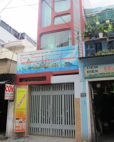 Trụ sở công Travel Life không còn hoạt động, số điện thoại của bà giám đốc luôn trong tình trạng “không liên lạc được” trongthời điểm cam kết bồi thường cho hành khách