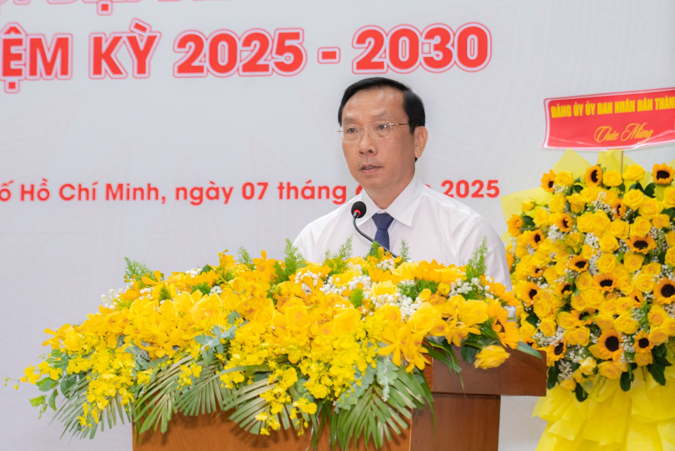 Đồng chí Ngô Thành Tuấn, Phó Bí thư Đảng ủy Uỷ ban nhân dân Thành phố phát biểu chỉ đạo Đại hội