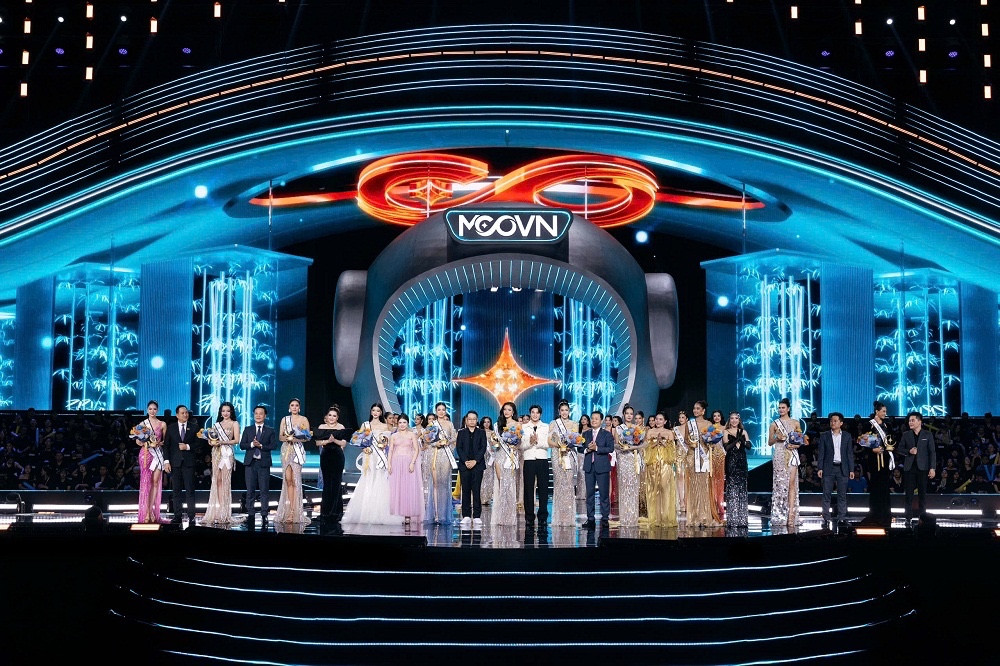 Các thí sinh nhận giải thưởng phụ tại cuộc thi Các thí sinh nhận giải thưởng phụ tại cuộc thi