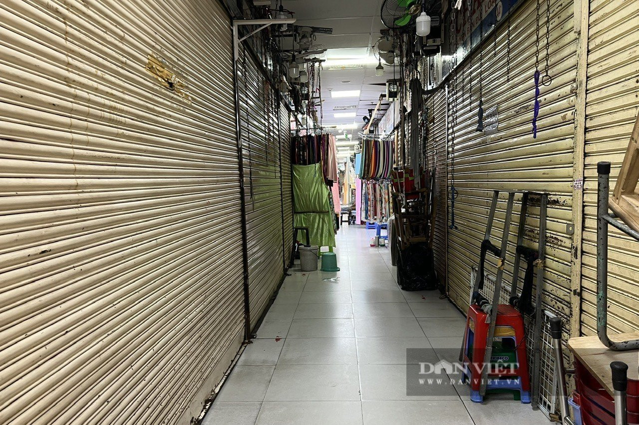 Tại Trung tâm thương mại - dịch vụ An Đông, quận 5, cũng trong tình trạng tương tự. Ảnh: H.H