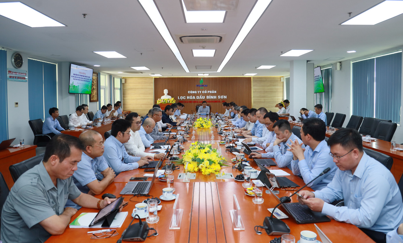 Toàn cảnh buổi làm việc giữa Petrovietnam với BSR về công tác thúc đẩy SXKD năm 2025 và chiến lược phát triển, kế hoạch 5 năm giai đoạn 2026 - 2030. Toàn cảnh buổi làm việc giữa Petrovietnam với BSR về công tác thúc đẩy SXKD năm 2025 và chiến lược phát triển, kế hoạch 5 năm giai đoạn 2026 - 2030.