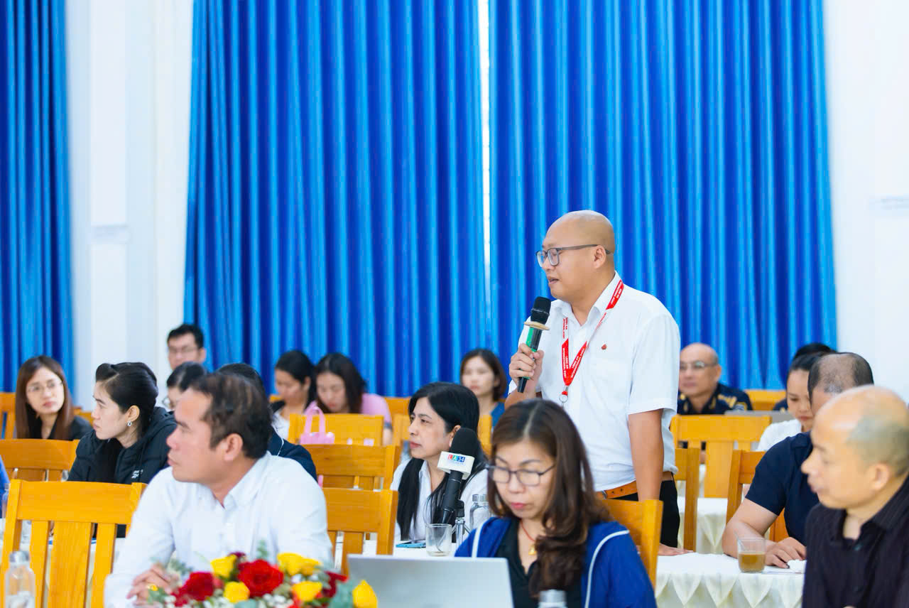 Các doanh nghiệp chia sẻ về các vấn đề thông quan hàng hóa; chính sách thuế...