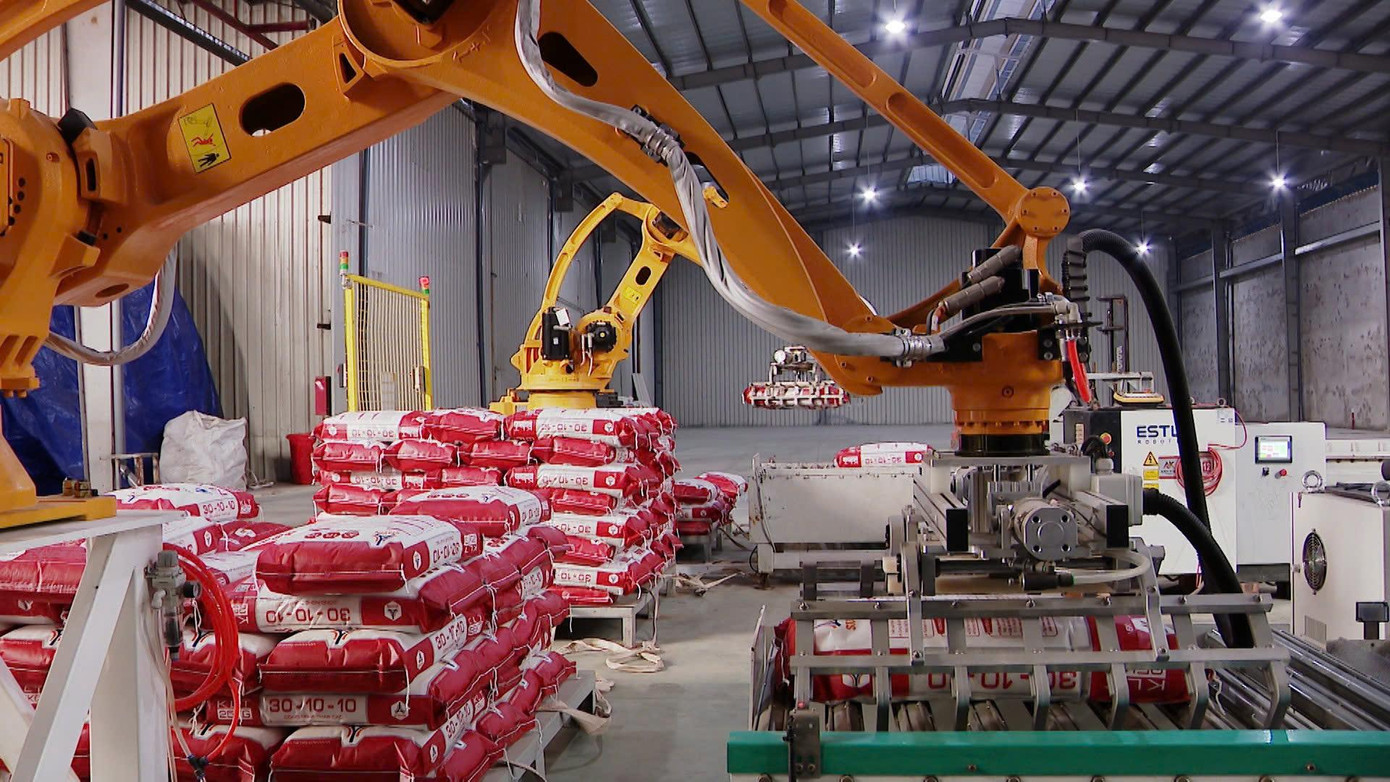 Sản xuất phân bón NPK Stavin tại nhà máy tháp cao Anh Kiệt