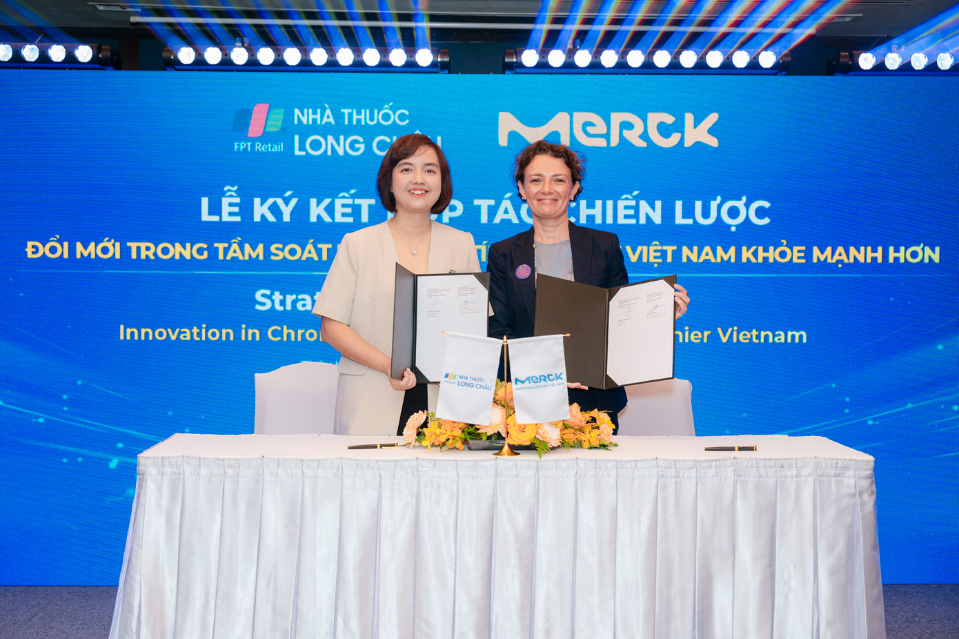Long Châu và Công ty TNHH Merck Healthcare Việt Nam triển khai tầm soát miễn phí, góp phần giảm gánh nặng về bệnh tật cho cộng đồng.