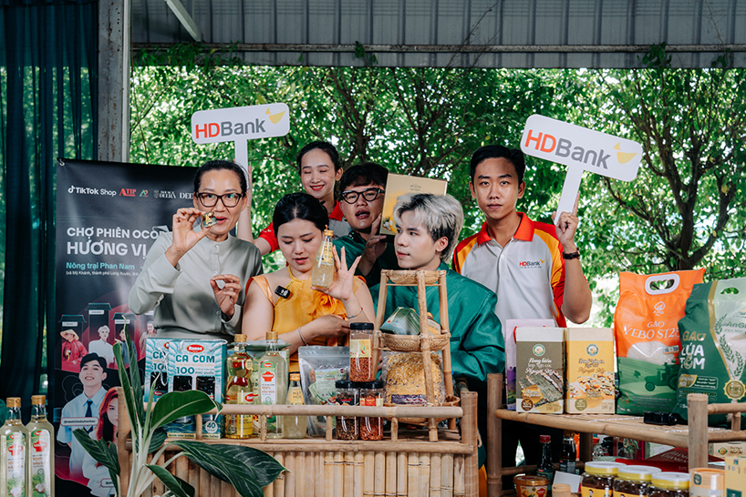 HDBank cùng các chủ thể OCOP đưa nông sản Việt lên nền tảng số - Livestream trên TikTok, góp phần kết nối sản phẩm với thị trường, và mở ra hướng đi mới cho kinh tế nông thôn, năng động và bền vững