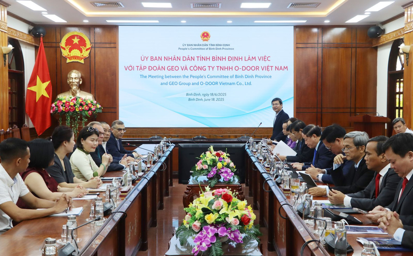 Quang cảnh buổi làm việc