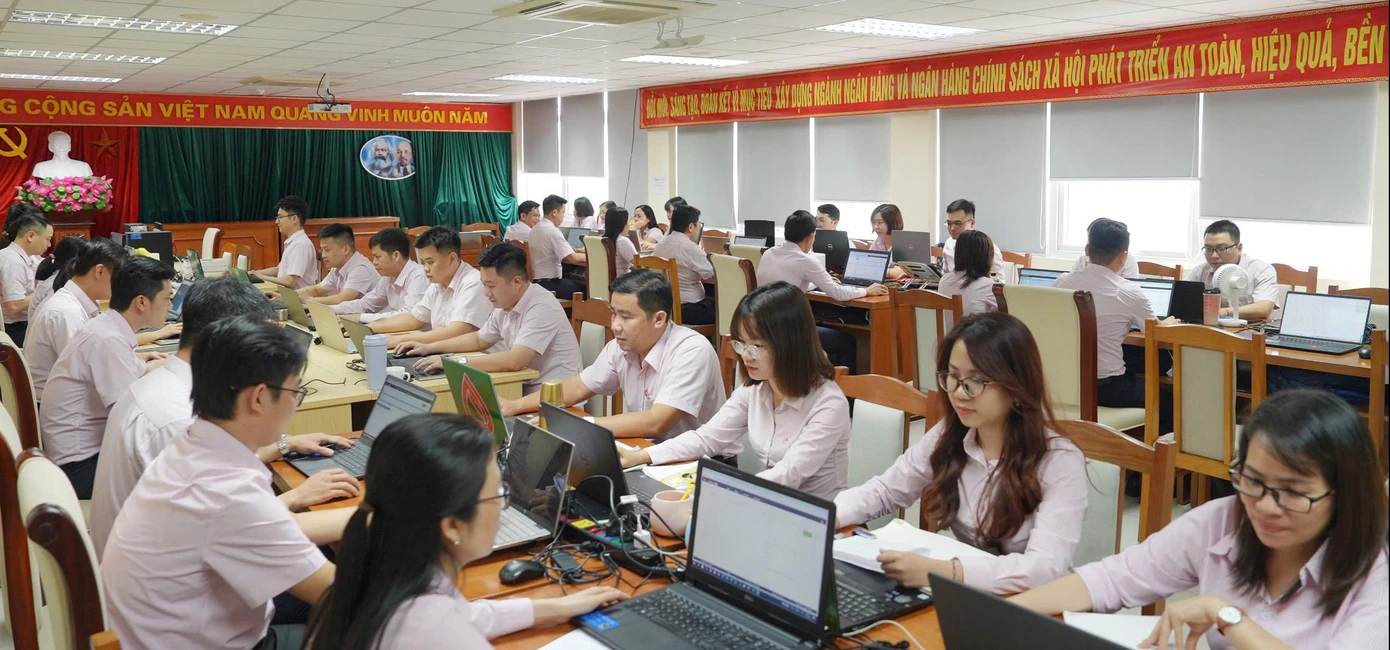 NHCSXH đã và đang tập trung chuyển đổi số nhằm nâng cao chất lượng phục vụ Nhân dân Ảnh: Hữu Trung